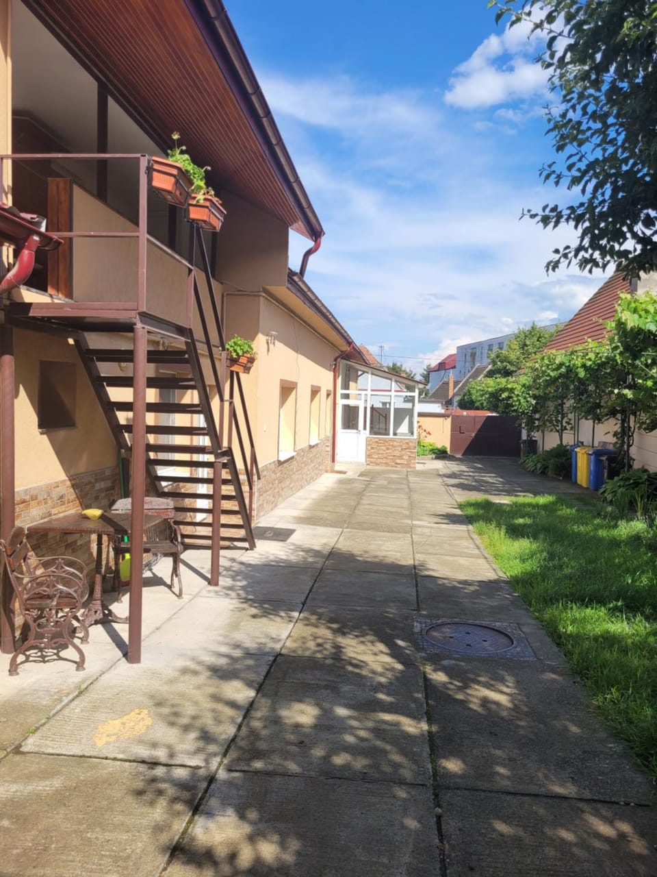Property building, Garden
