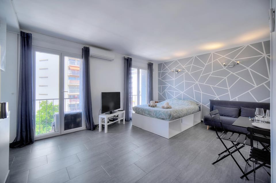 TV and multimedia, Living room, Bedroom
