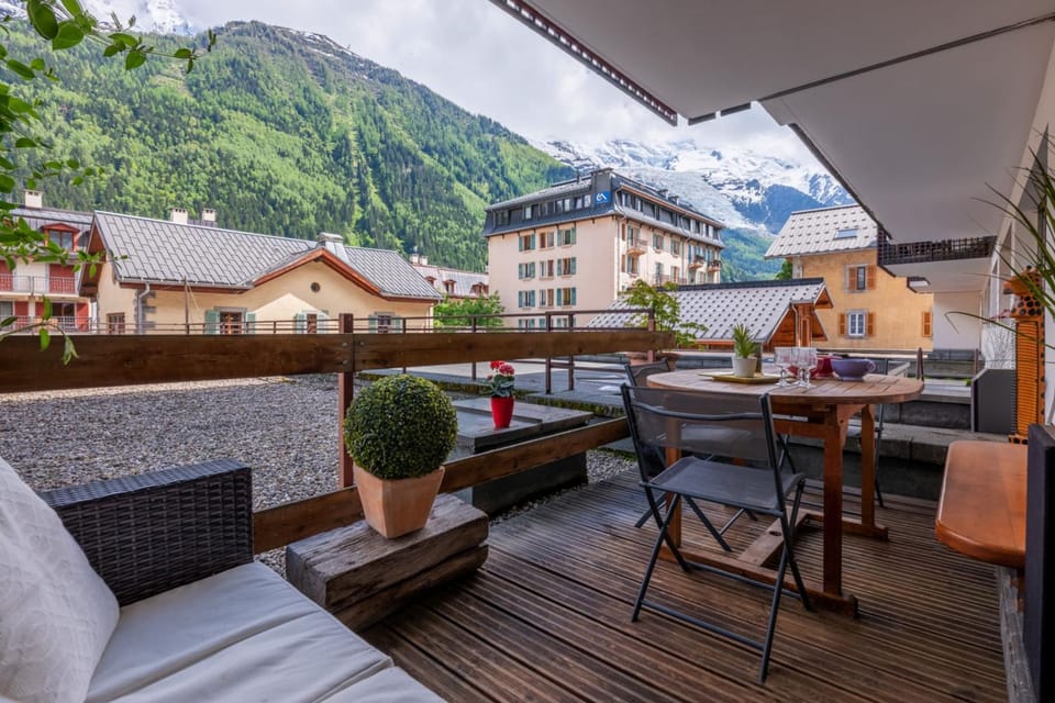 In the center of Chamonix with views of Mont Blanc Apartment in Chamonix