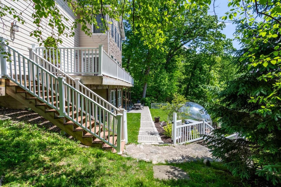 Property building, Garden view