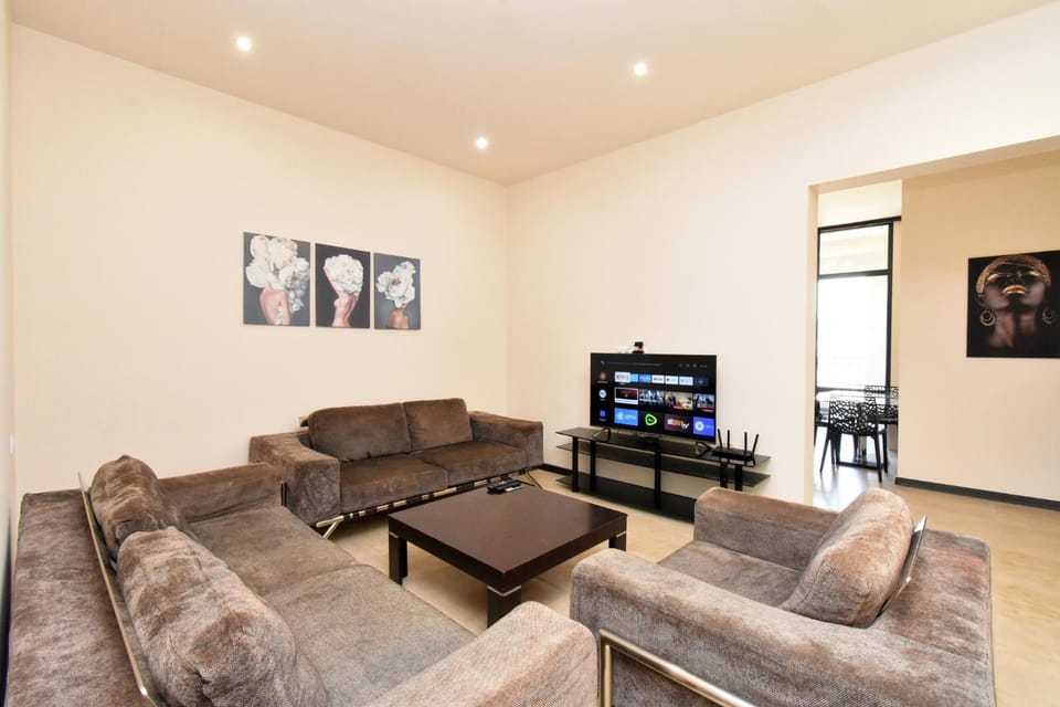Aram street, 3 bedrooms Grand and Sunny apartment DI64 Apartment in Yerevan
