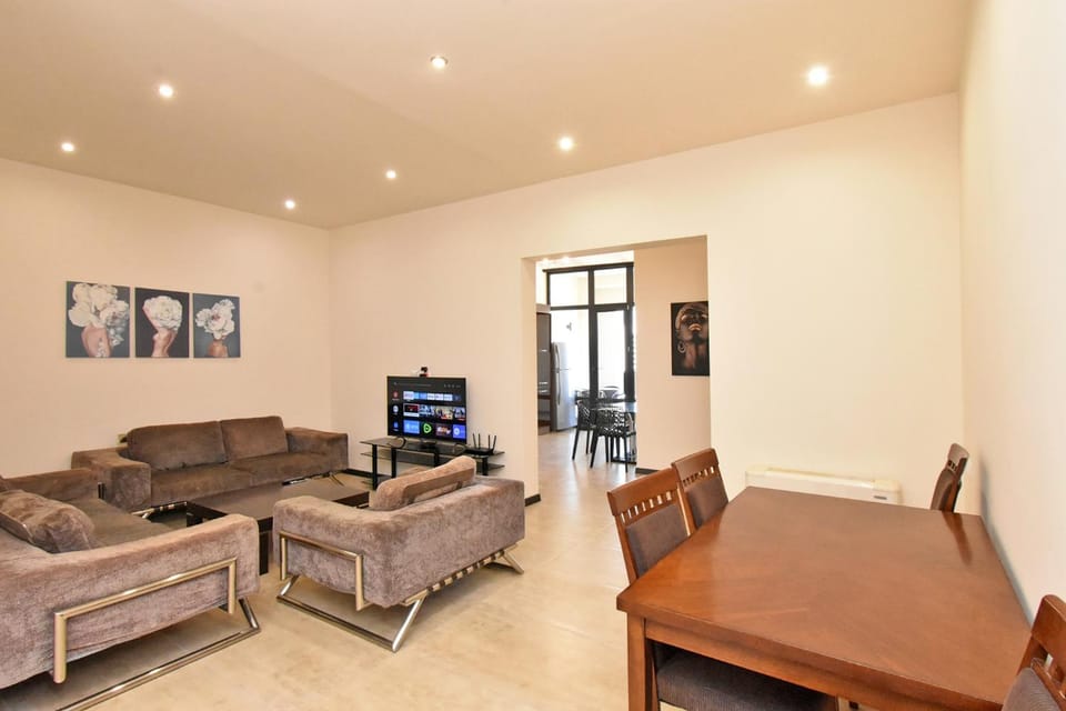 Aram street, 3 bedrooms Grand and Sunny apartment DI64 Apartment in Yerevan