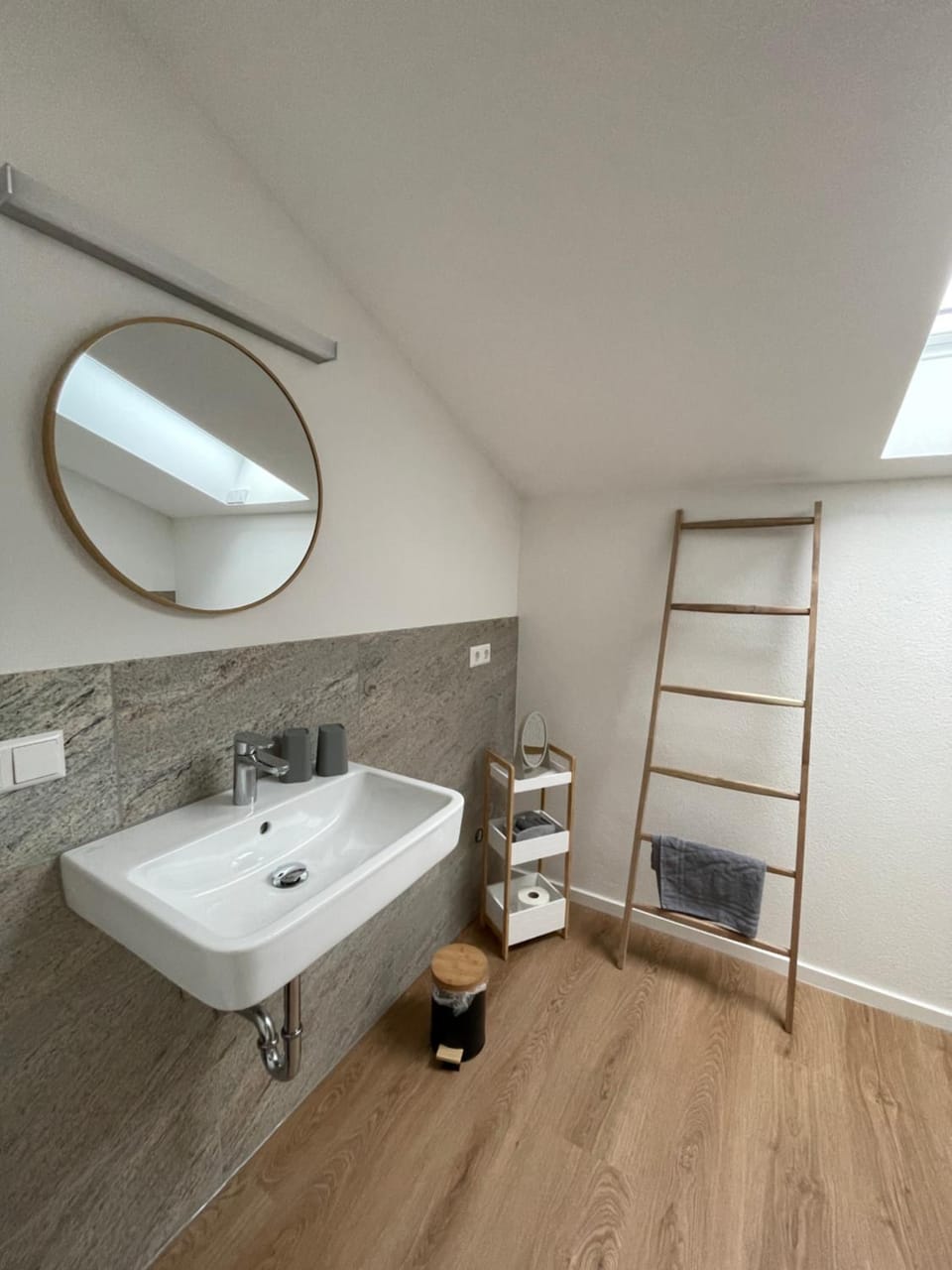 Bathroom, towels