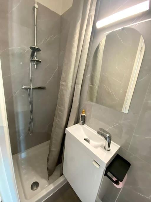 Studio Cosy Très bien situé Pont de Sèvres Apartment in Paris