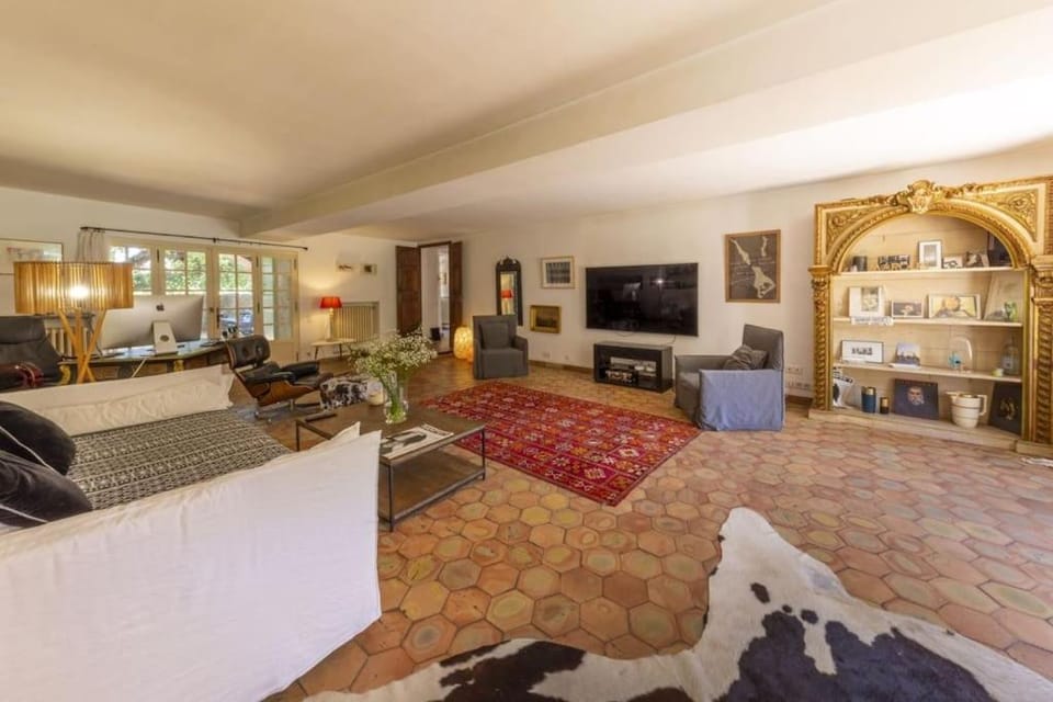 TV and multimedia, Living room, Seating area