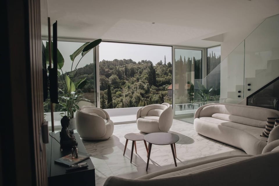 Living room, Seating area, Mountain view