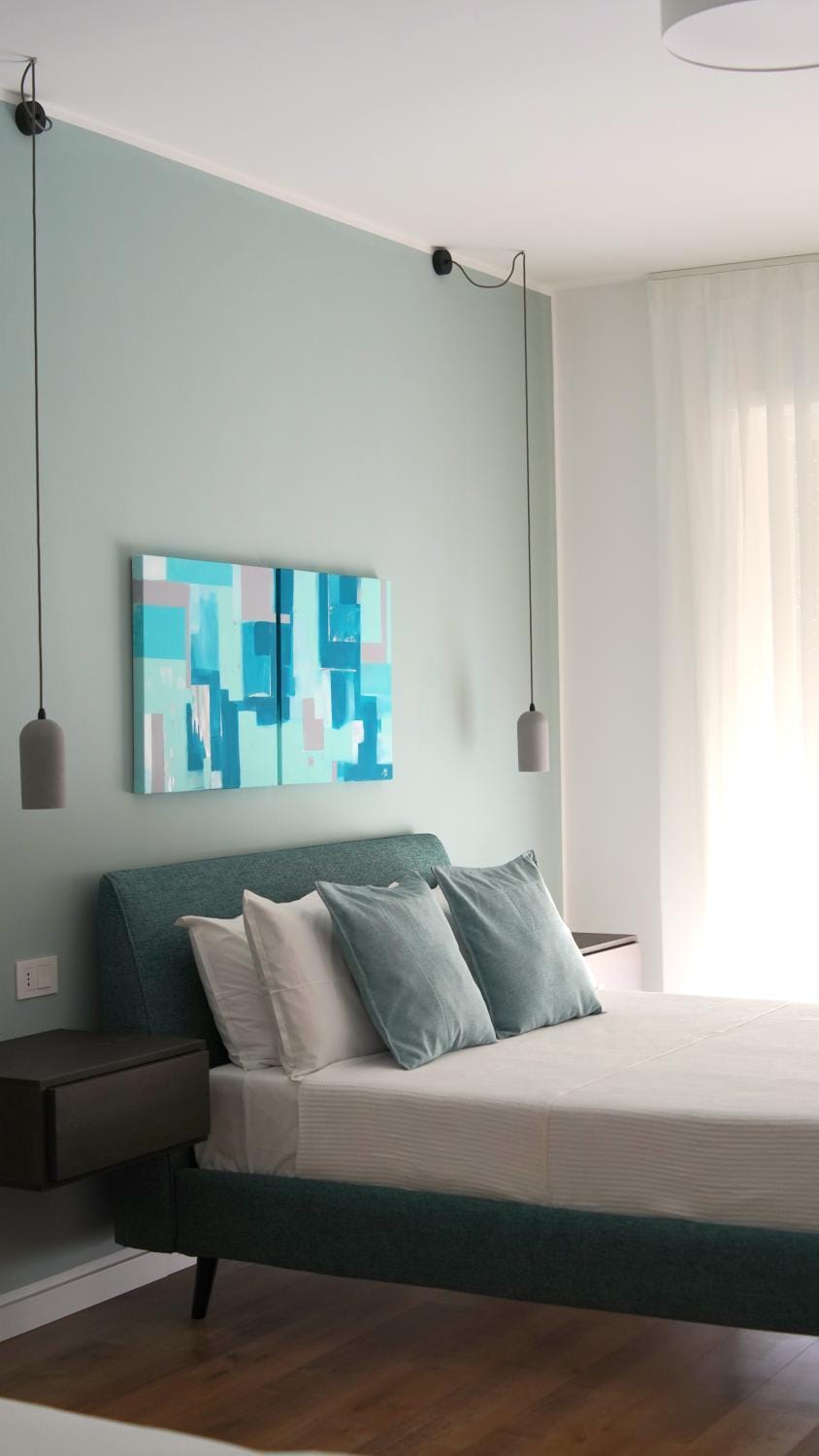 Bed, Photo of the whole room, Decorative detail, Bedroom