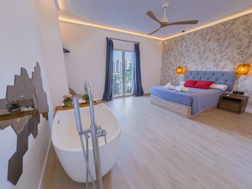 Bed, Bedroom, Bath