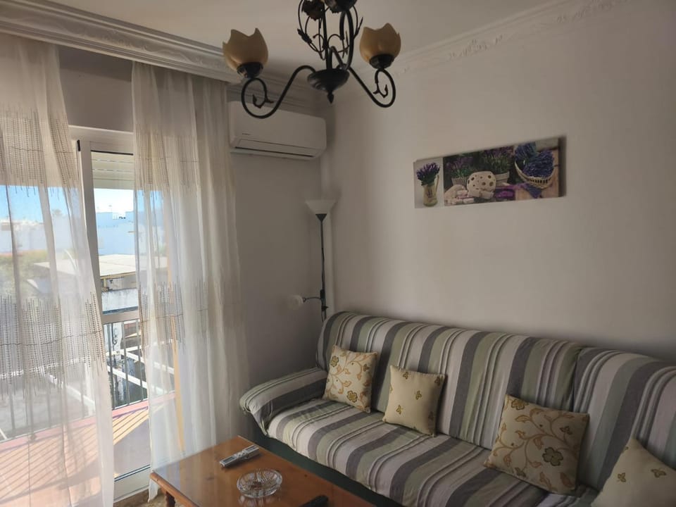 Apto en Conil con Plaza de Parking y Aire Acondicionado Apartment in Conil de la Frontera