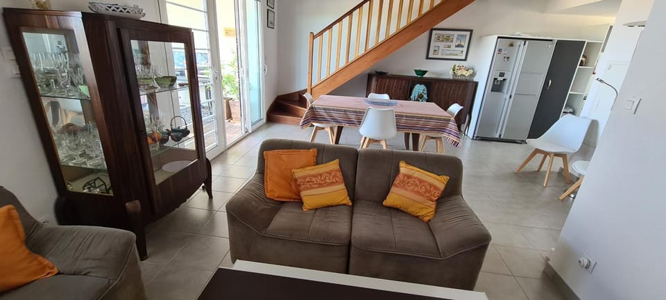 vue mer et garrigue House in Fleury