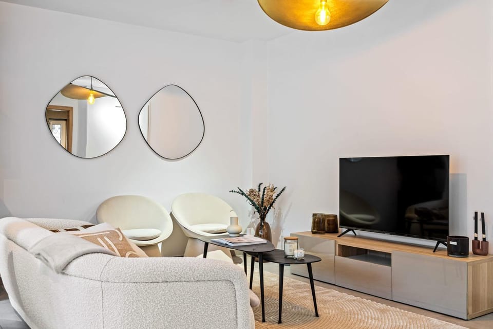 TV and multimedia, Living room, Seating area