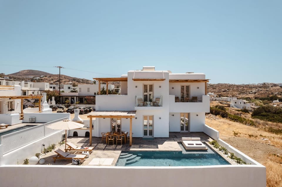 Property building, Patio, Swimming pool, sunbed