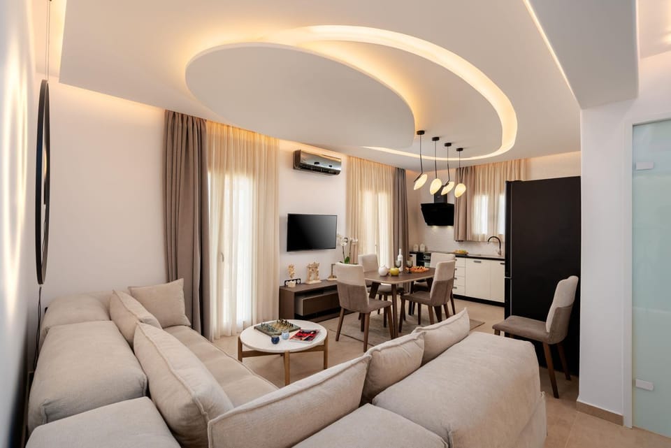 TV and multimedia, Living room, Seating area, Dining area, furniture, air conditioner