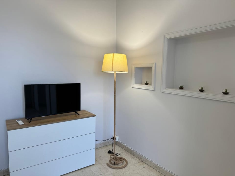 TV and multimedia, Decorative detail