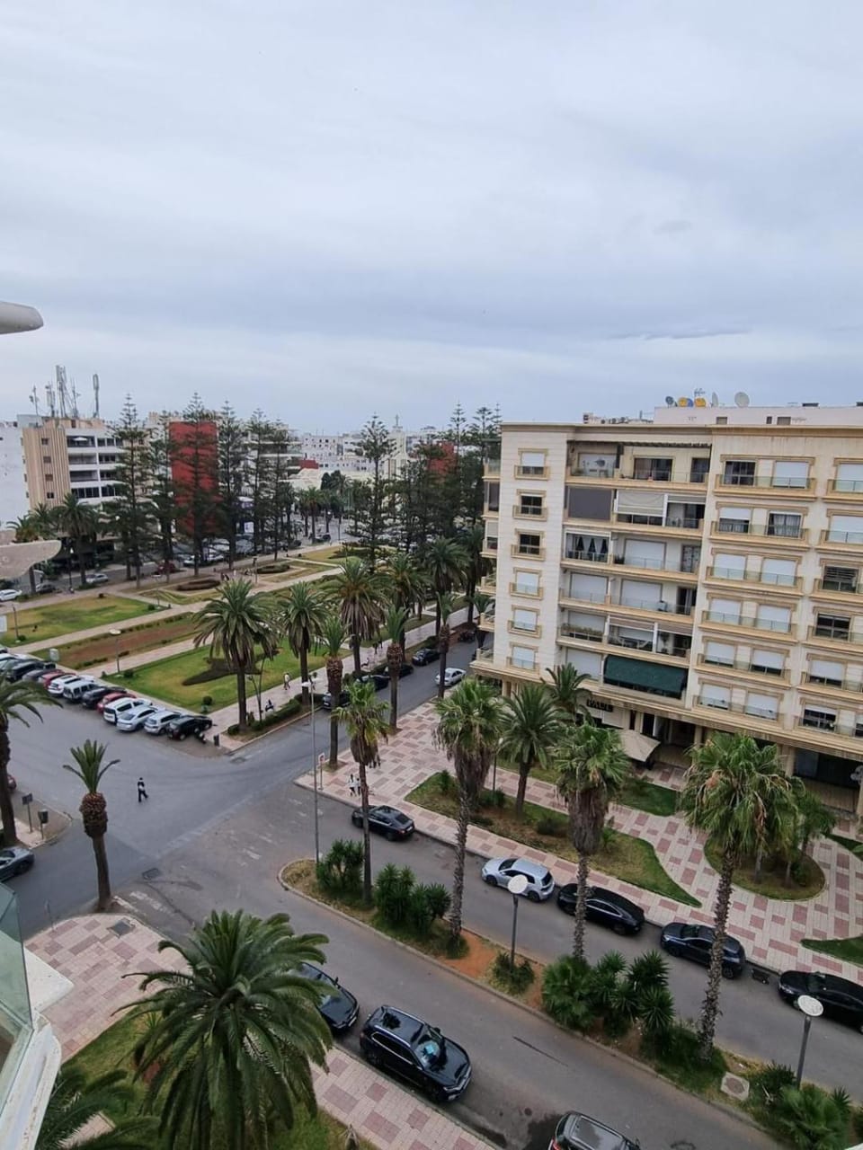 Neighbourhood, Location