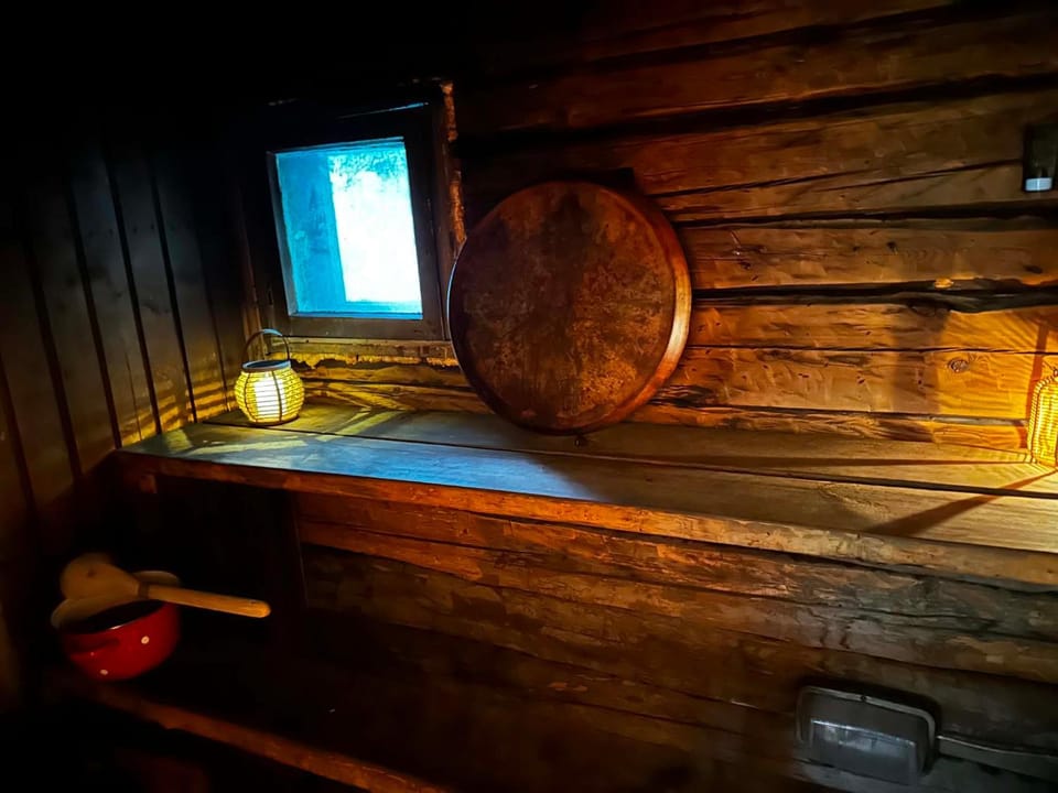 Neighbourhood, Sauna