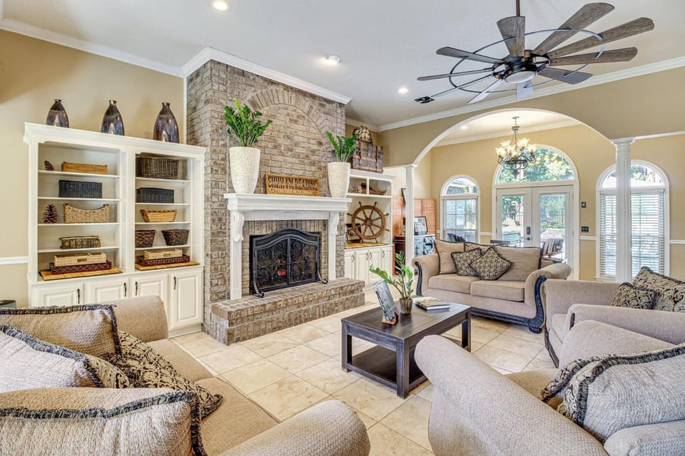 Living room, Seating area, fireplace