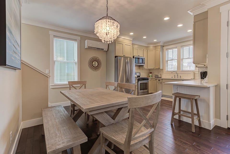 Kitchen or kitchenette, Dining area, pet friendly, stove