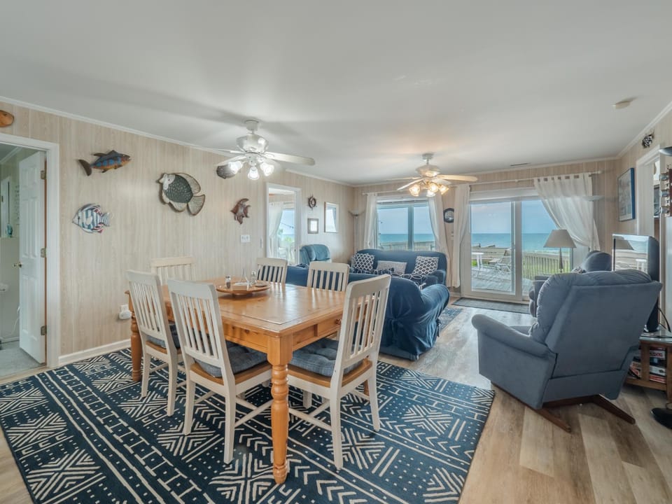 TV and multimedia, Balcony/Terrace, Living room, Seating area, Dining area, Sea view, furniture
