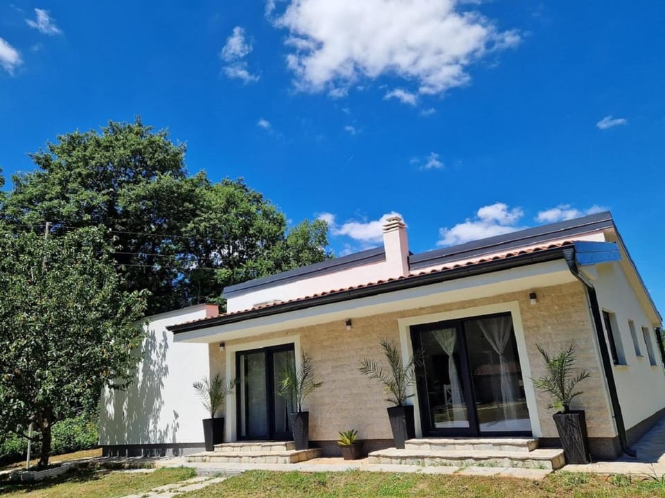 Property building, Garden
