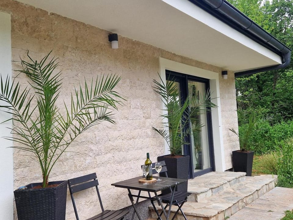 Patio, Seating area