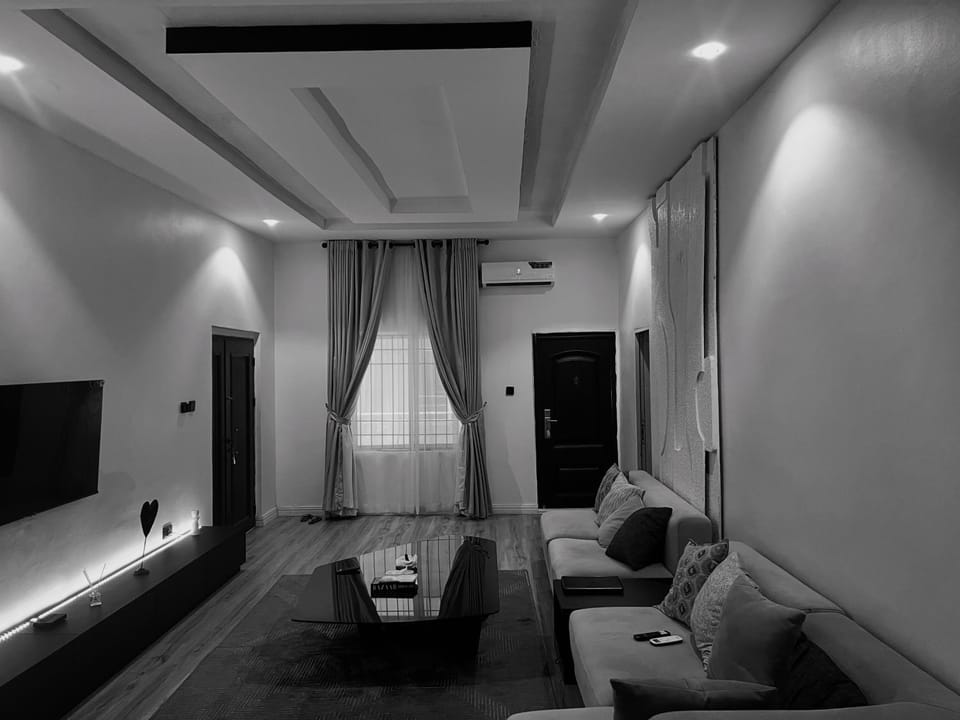 Communal lounge/ TV room, TV and multimedia, Living room, Seating area, Evening entertainment, air conditioner