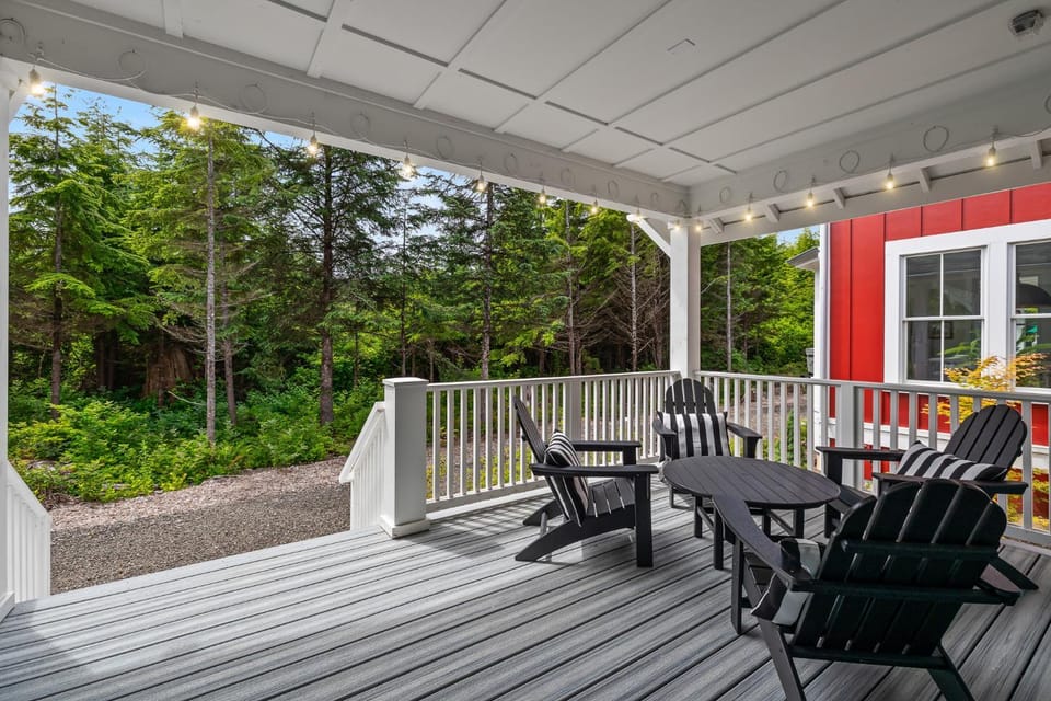 Property building, Patio, Spring, View (from property/room), Balcony/Terrace