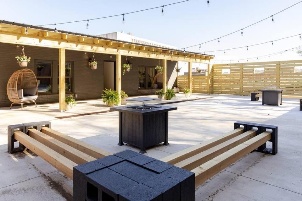 Patio, Seating area