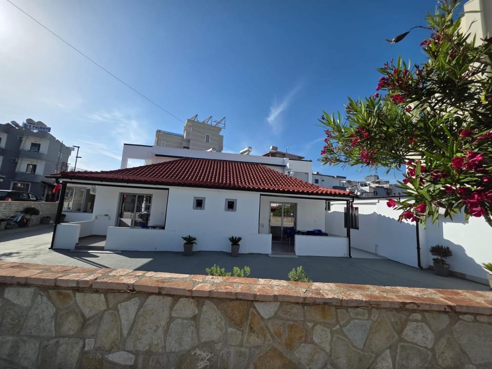Property building, Day
