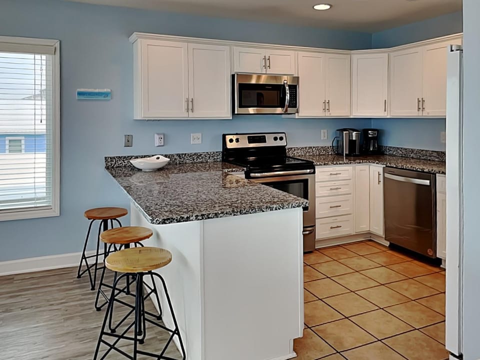 Luna Escape House in Surf City