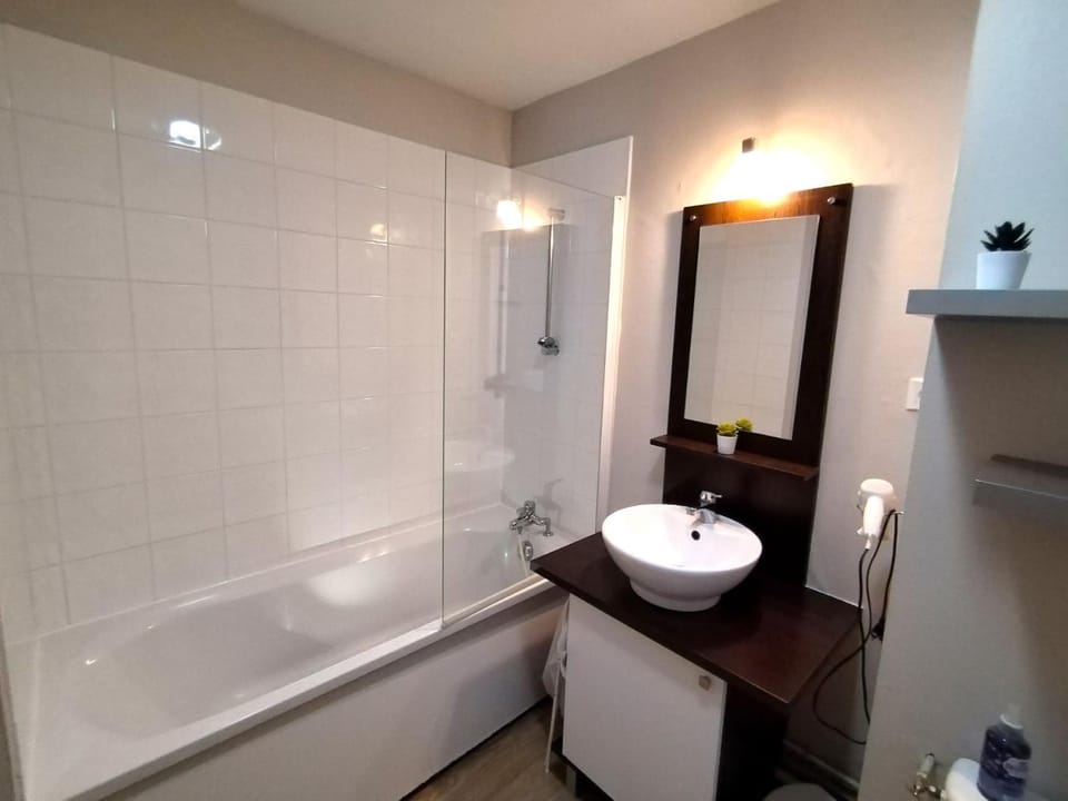 Arreau Appartement T1bis avec terrasse et piscine Apartment in Arreau