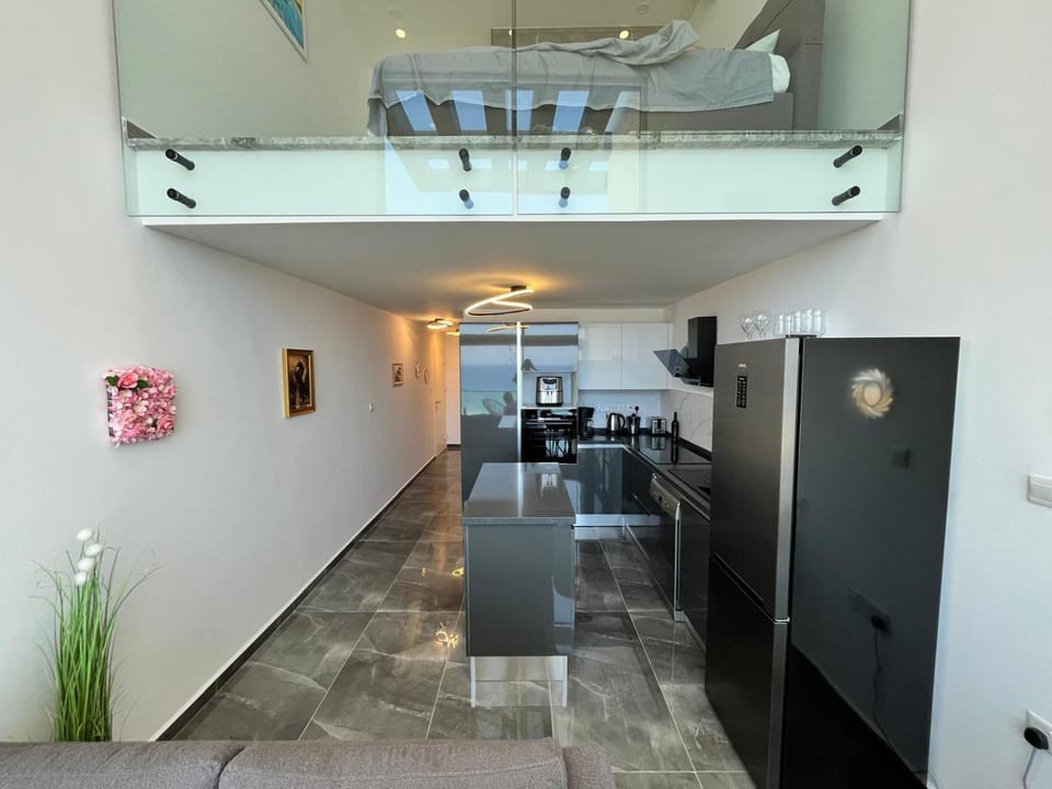 Kitchen or kitchenette, Seating area