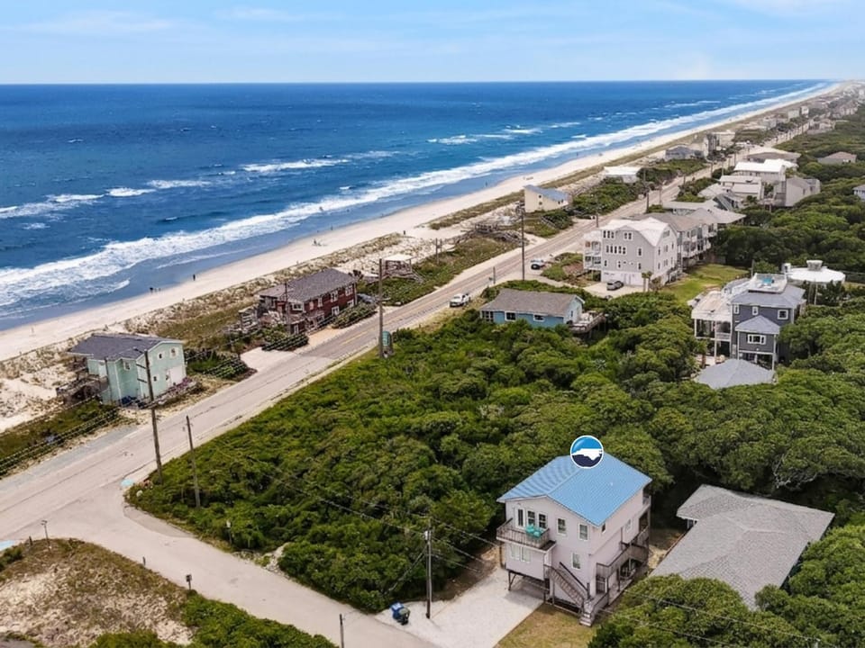 Oceanwatch Cottage House in Topsail Beach