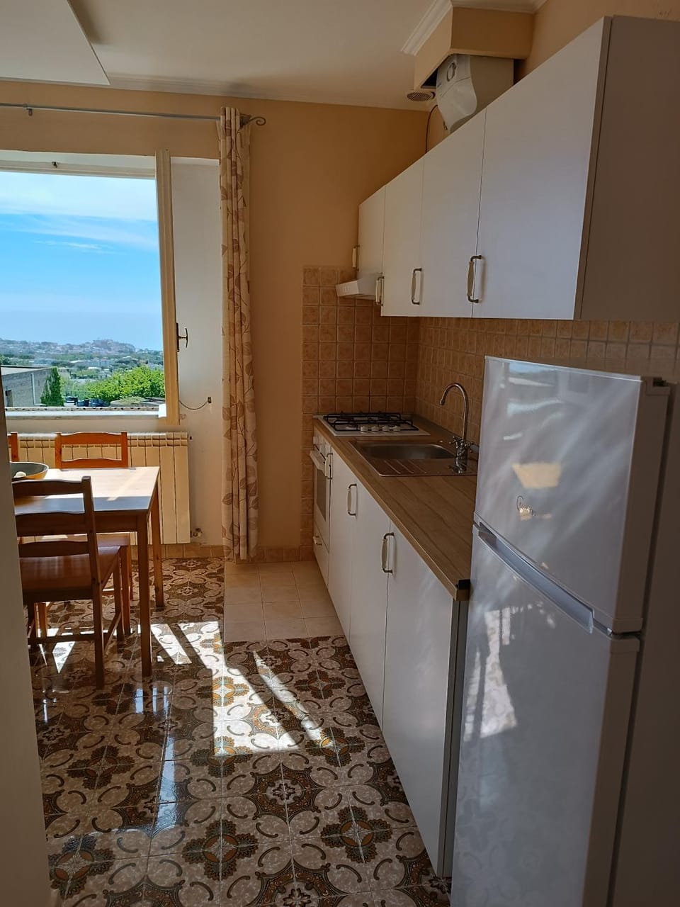 Natural landscape, Kitchen or kitchenette, Dining area, oven, stove