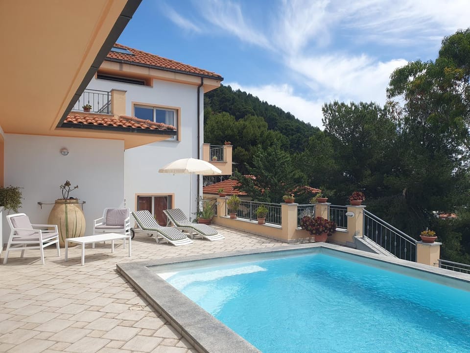 Sunshine Home 2 House in Liguria
