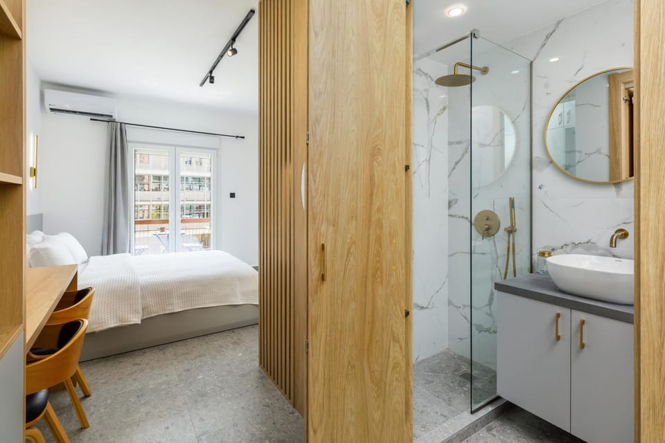 Bathroom, Photo of the whole room