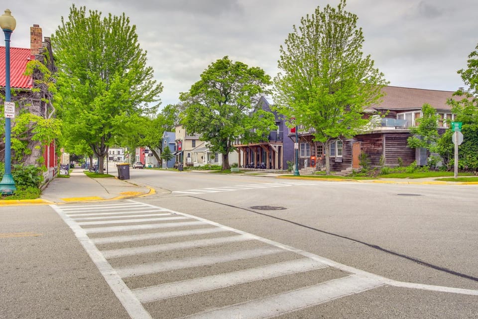 Cozy Elkhart Lake Apartment: Walk to Town & Dining Apartment in Elkhart Lake