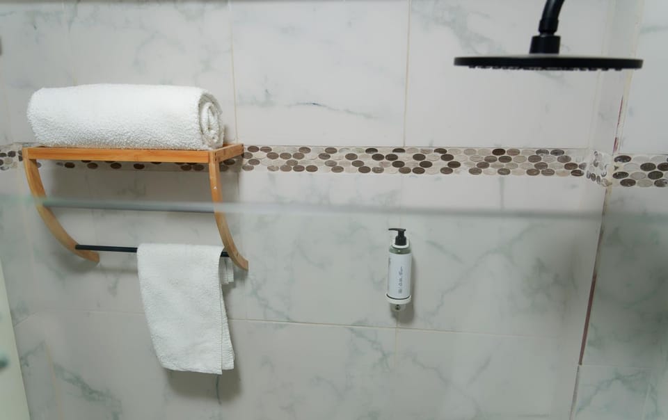 Shower, towels