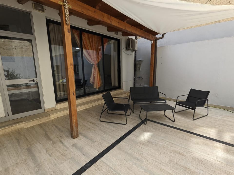 Patio, Seating area