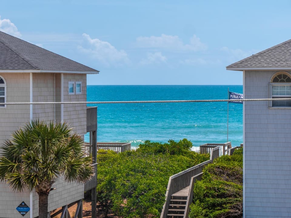 Perfectly Tangy House in Surf City
