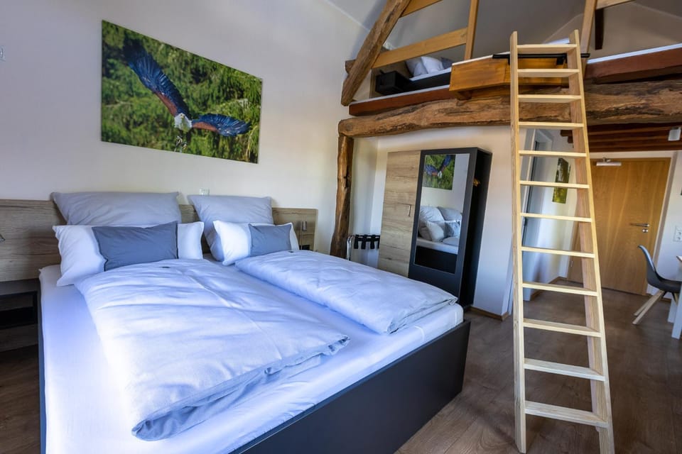 Bed, Bedroom, bunk bed