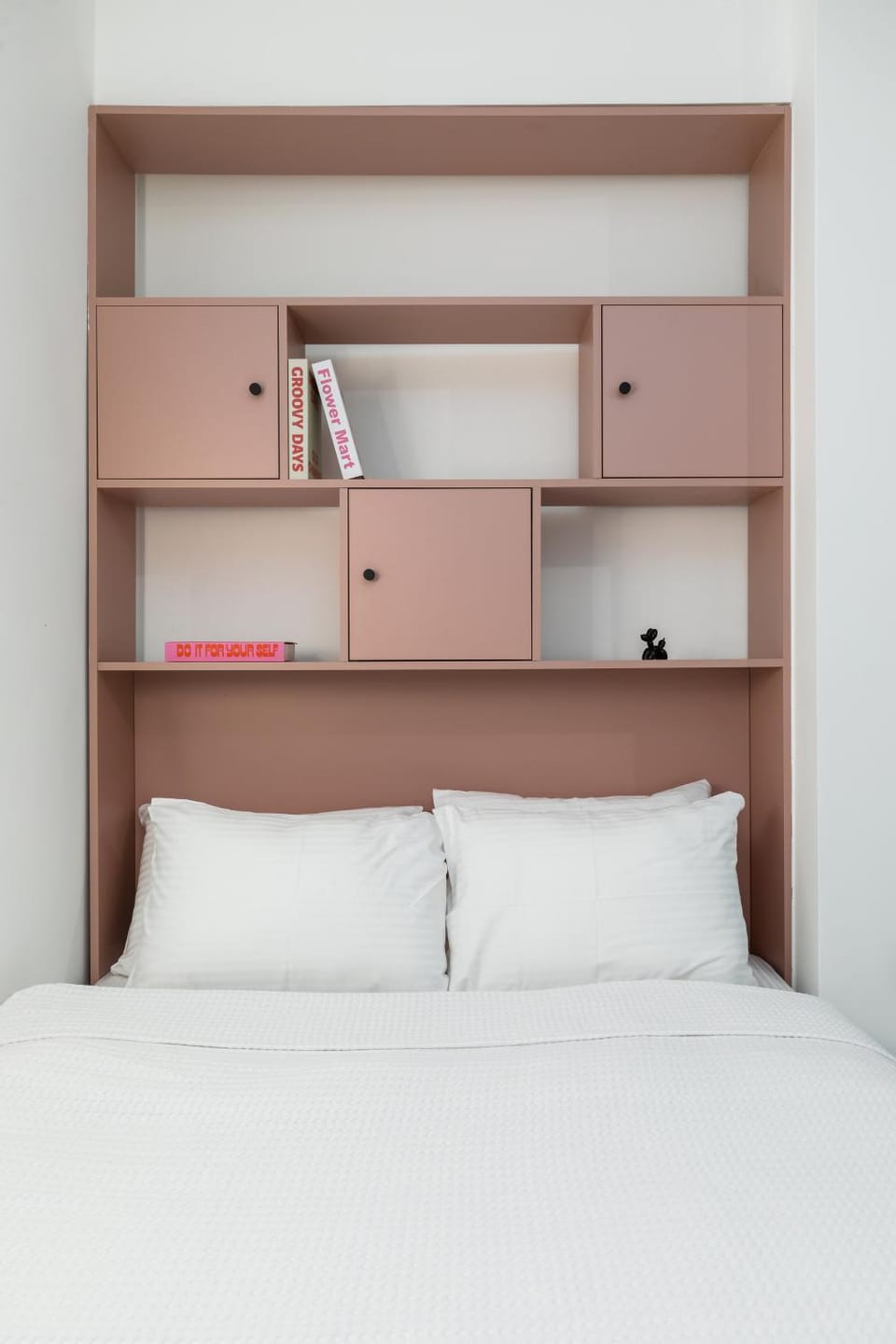 Bed, Library