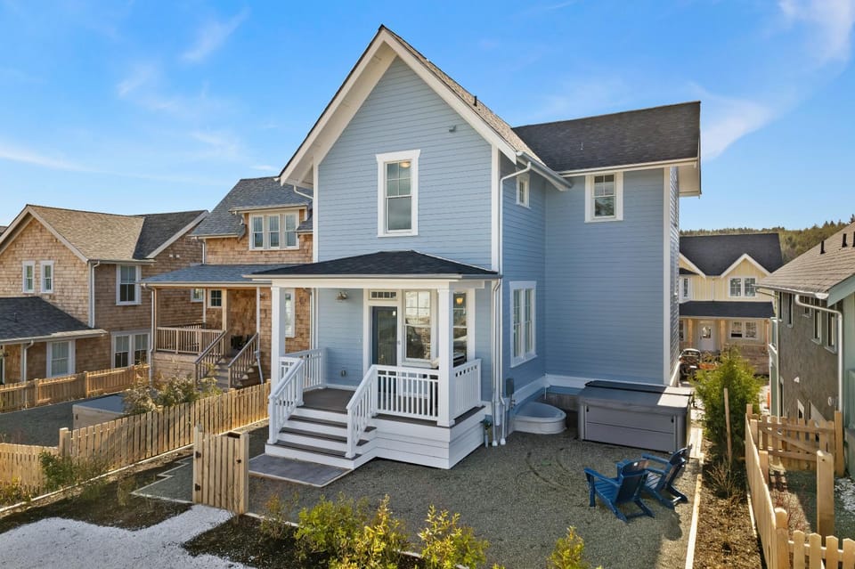 Property building, Patio, Spring, Day