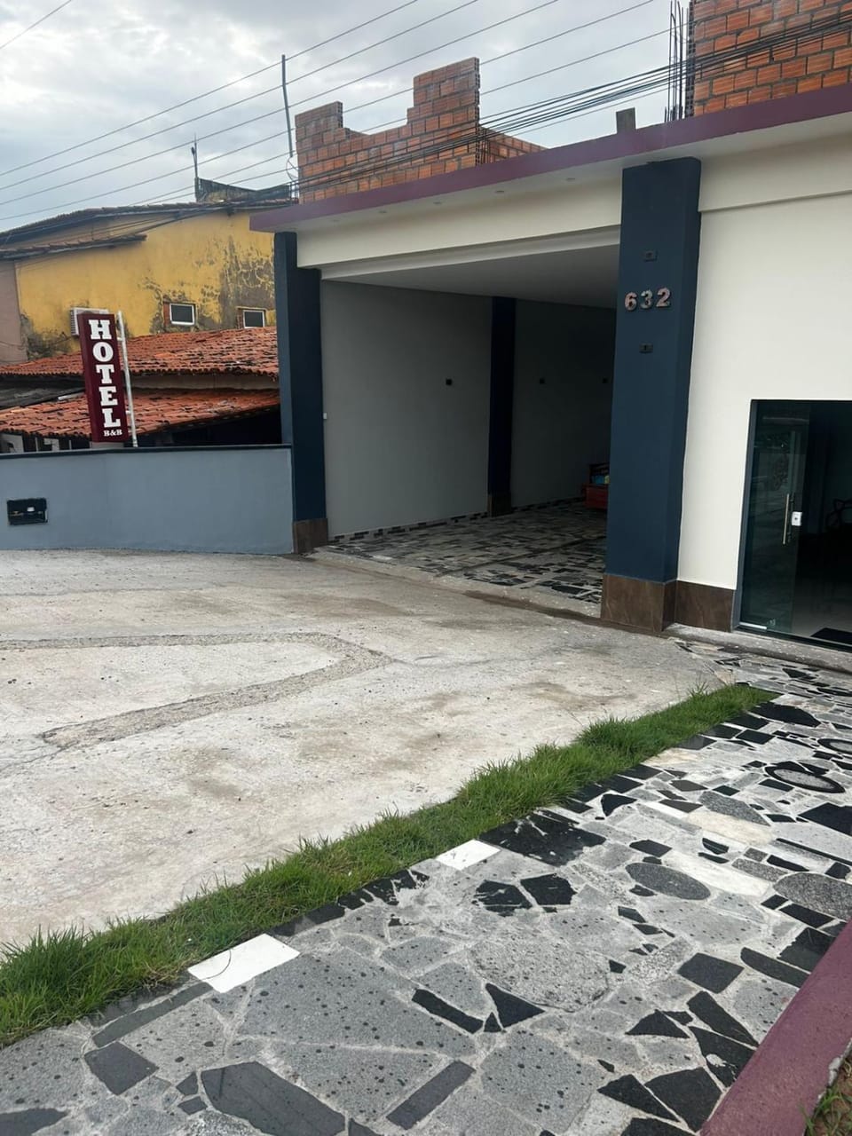 Facade/entrance