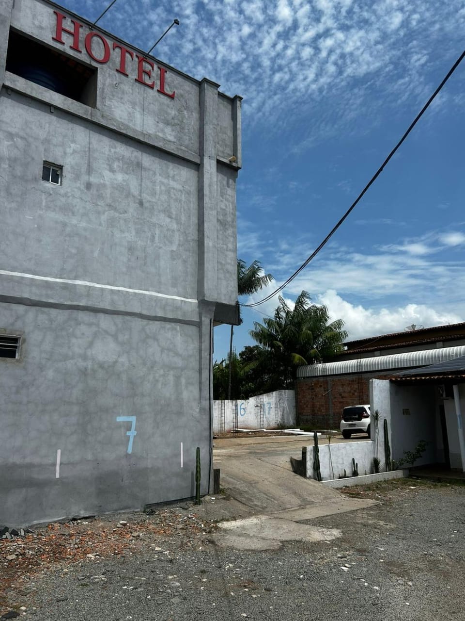 Facade/entrance