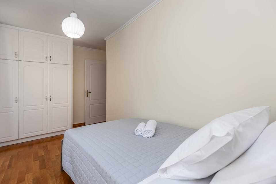 Bed, Photo of the whole room, Bedroom, towels, wardrobe