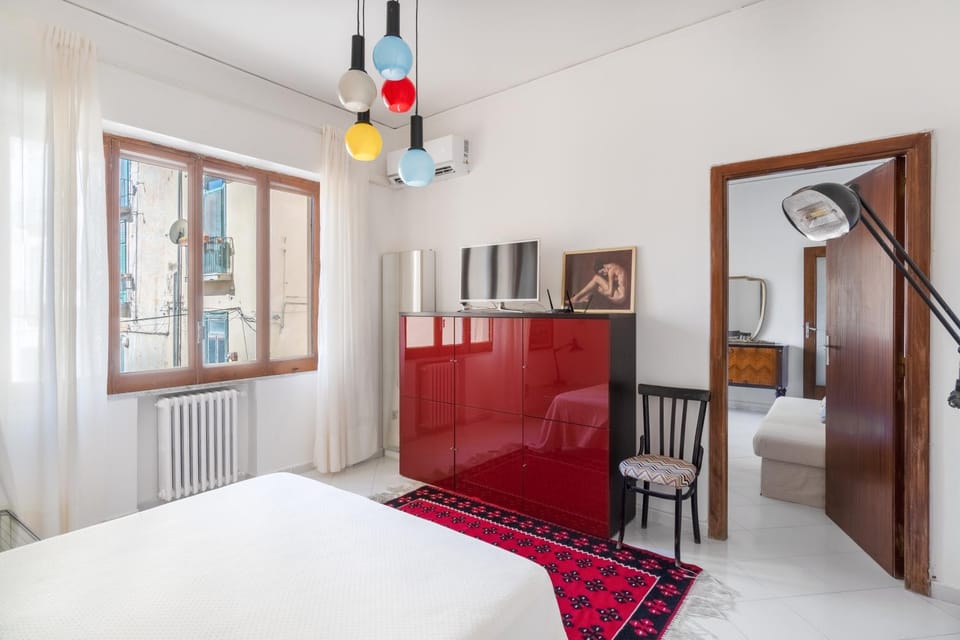 Bed, TV and multimedia, Bedroom, internet, wardrobe