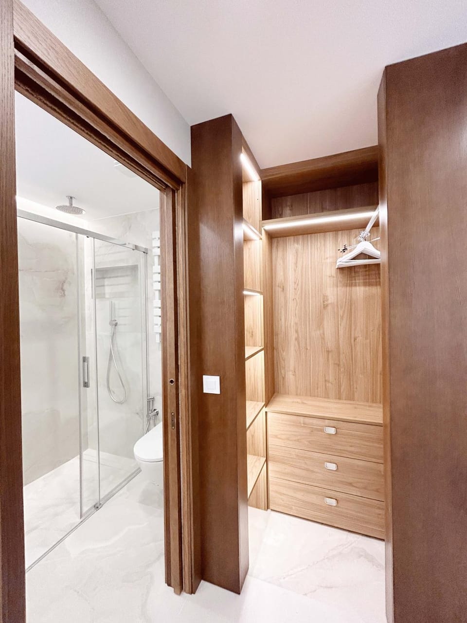 Shower, Bathroom, wardrobe
