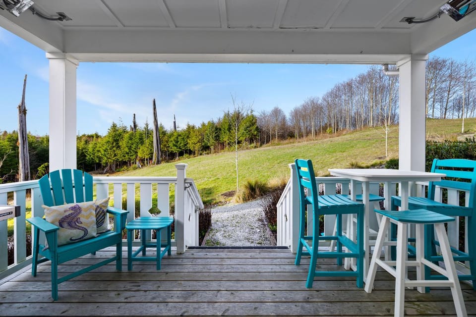 Spring, Day, Natural landscape, View (from property/room), Balcony/Terrace, Seating area