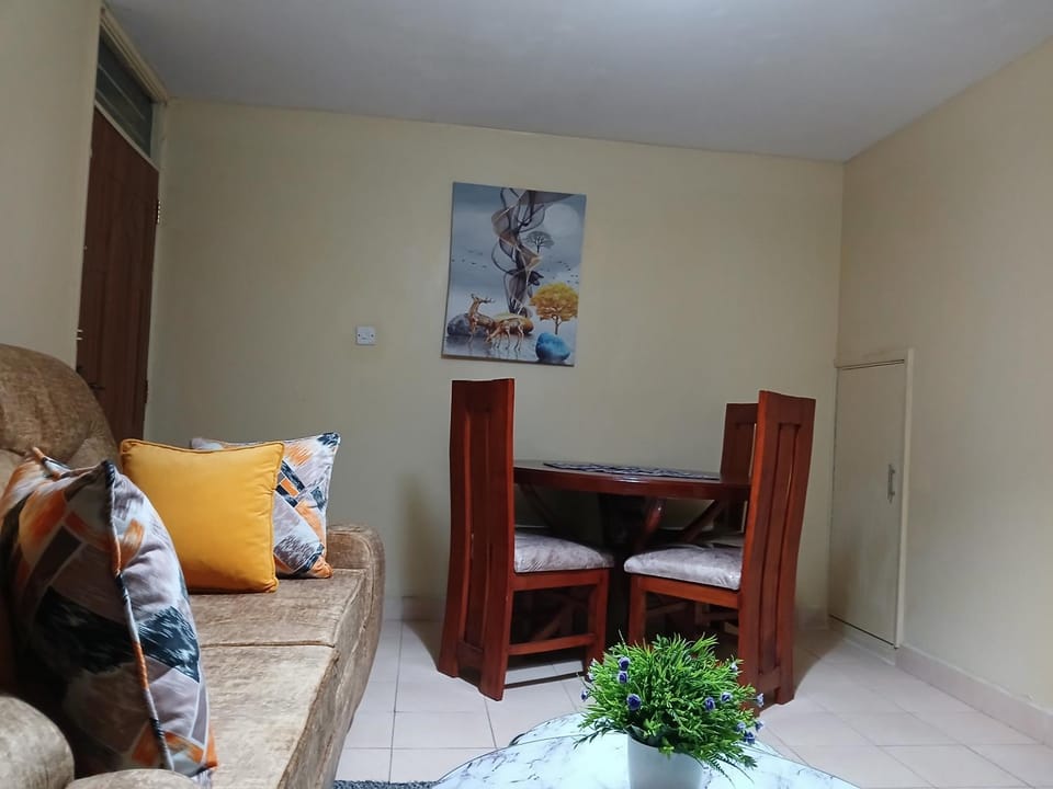 Seating area, Dining area